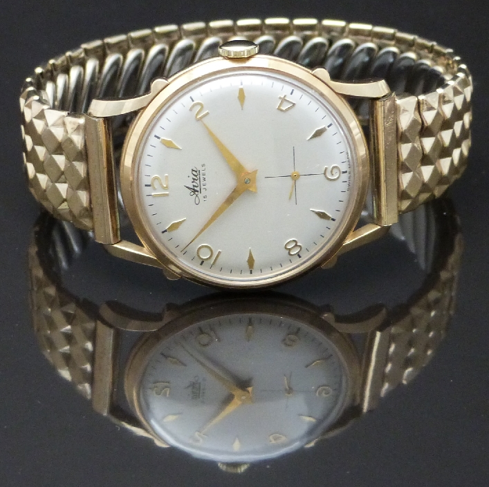 Avia gold plated gentleman's wristwatch with subsidiary seconds dial, gold hands and hour markers - Image 2 of 3