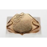 A 9ct gold signet ring, 7.6g, size Z