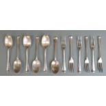 Set of 12 Victorian Goldsmiths & Silversmiths Co hallmarked silver Hanovarian rat tail pattern