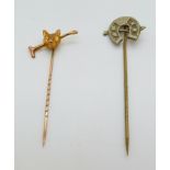 Victorian yellow metal stick pin in the form of a fox and riding crop (0.7g) and a horseshoe stick