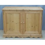 Pine cupboard/sideboard with two shelves inside, W120 x D50 x H91cm