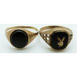 Two 9ct gold rings with onyx, 5.5g, both size X