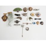 A Siam silver brooch set with enamel, jet brooch, quartz brooch, filigree brooch, yellow metal Art
