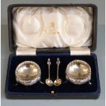 Cased pair of Victorian hallmarked silver open salts and spoons, Sheffield 1896 maker Martin