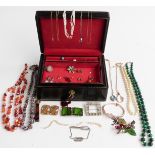 A collection of jewellery including a malachite beaded necklace, silver and turquoise brooch, a