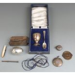 Victorian hallmarked silver novelty jewellery case formed as an egg with velvet interior, marked