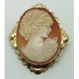 A 9ct gold brooch set with a cameo depicting a lady, 4 x 5cm
