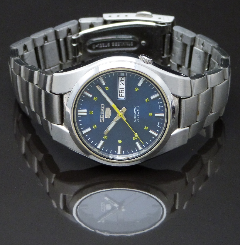 Seiko 5 gentleman's automatic wristwatch ref. 7S26-02F0 with day and date aperture, luminous hands - Image 2 of 3