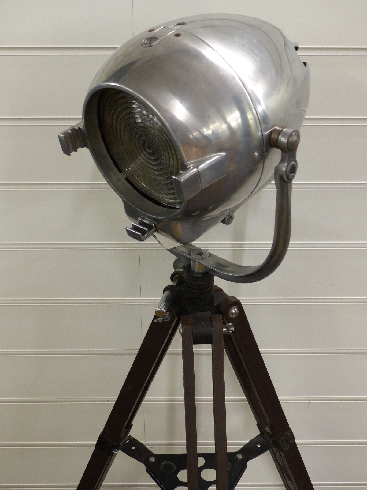 Vintage polished Strand Electric aluminuim theatre or similar lamp on tripod, H120cm - Image 2 of 4