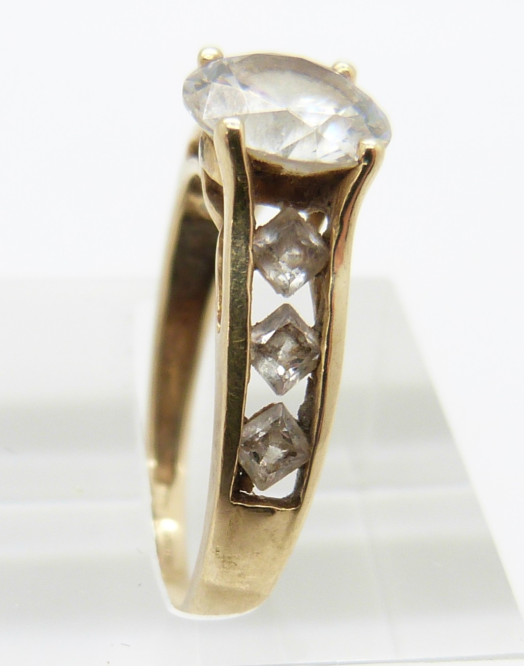 A 9ct gold ring set with topaz and a 9ct gold ring set with cubic zirconia, 5.7g - Image 5 of 5