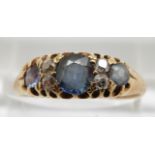 Edwardian 18ct gold ring set with three sapphires and diamonds, Chester 1907, 3g, size O