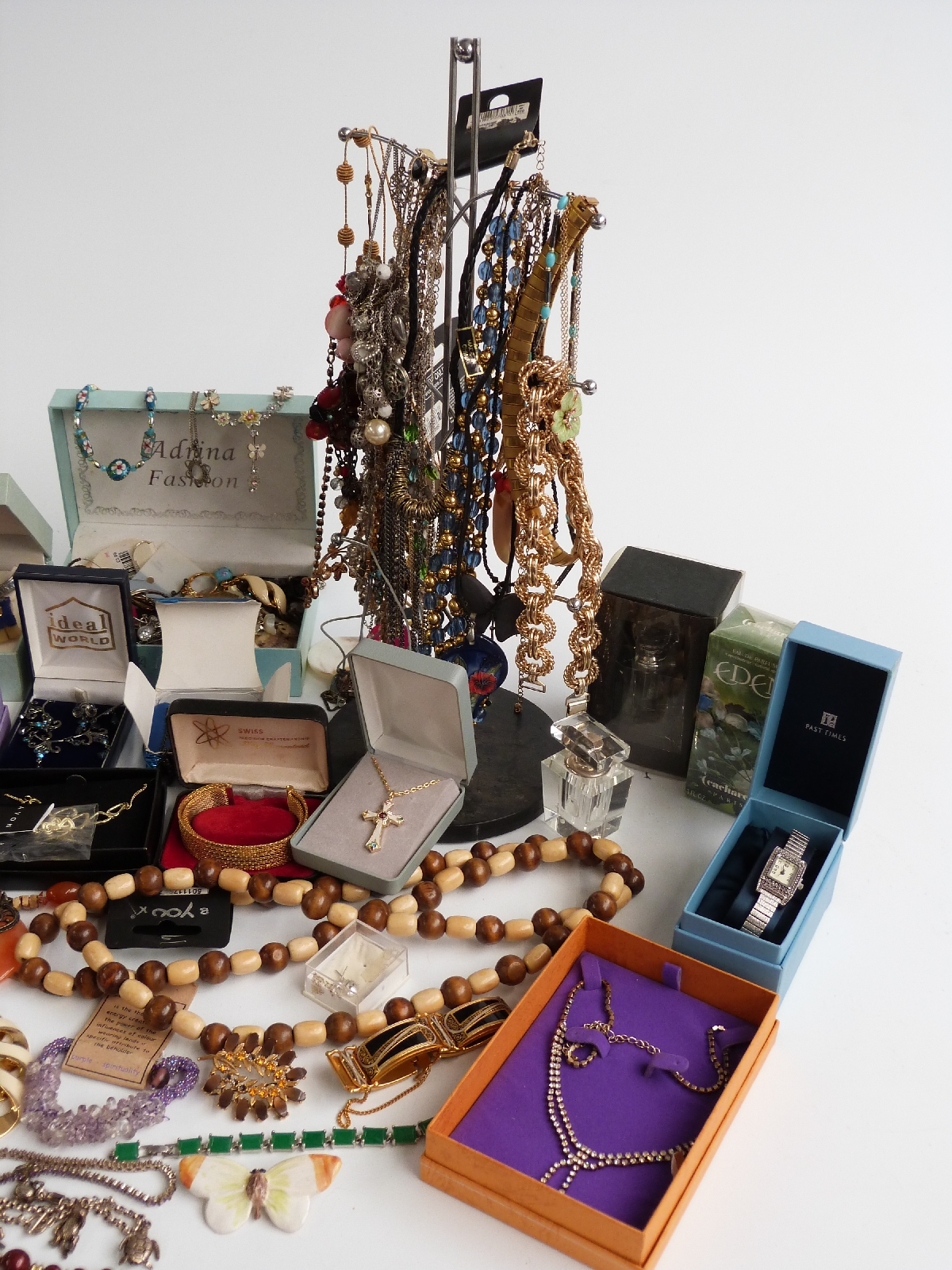 A collection of jewellery including silver charm bracelet, brooches, etc - Image 2 of 3