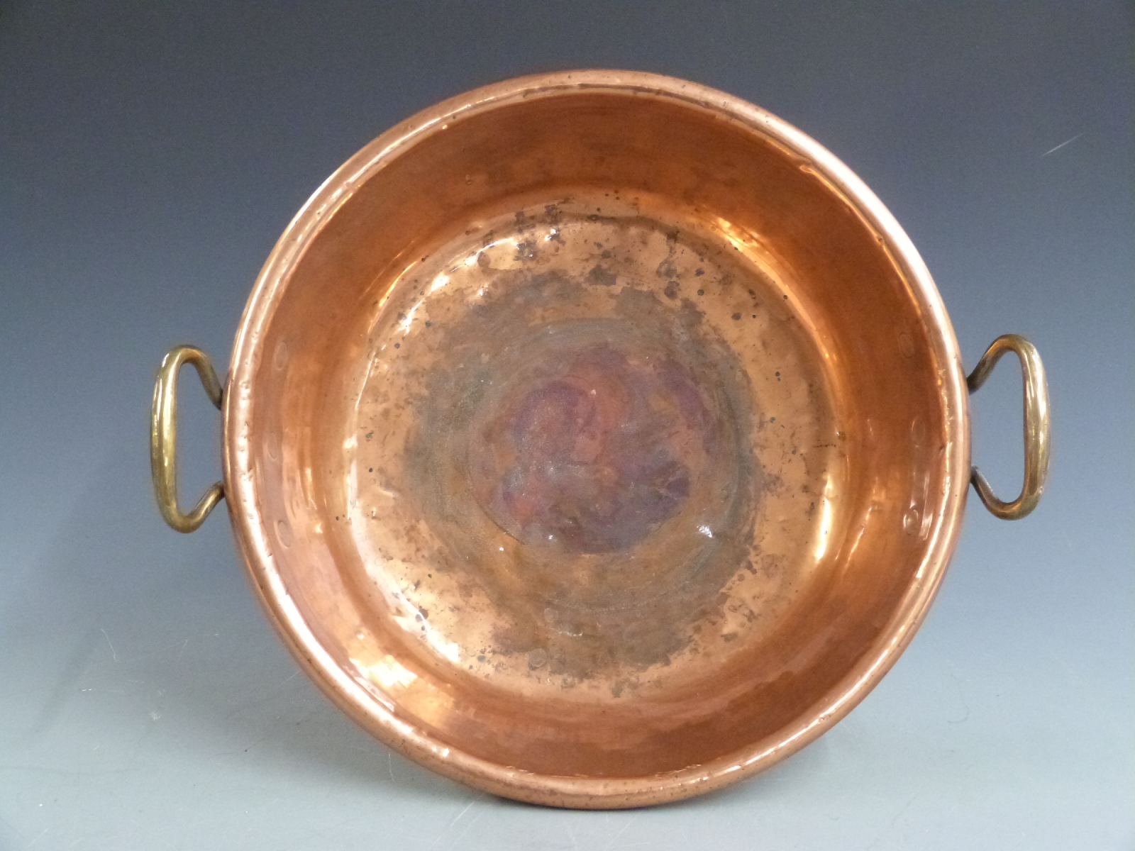 19thC twin handled copper jam pan, width 48cm - Image 2 of 2
