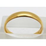 A 22ct gold wedding band in original Bath box, Birmingham 1923, 4.4g size Q