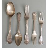 Five pieces of Fiddle Thread and Shell pattern cutlery comprising tablespoon, dessertspoon, table