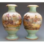 Pair of pedestal baluster vases decorated with hunting scenes, H31cm