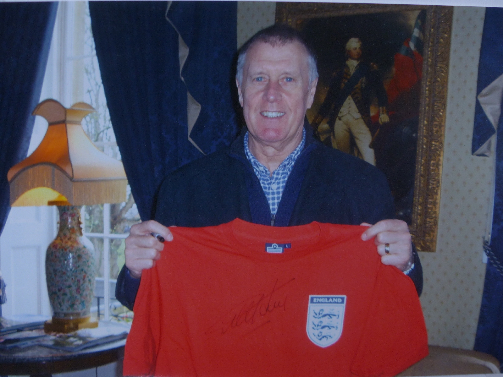 Sir Geoff Hurst signed England short sleeved football shirt with 'Hurst 10' to the back together - Image 3 of 3