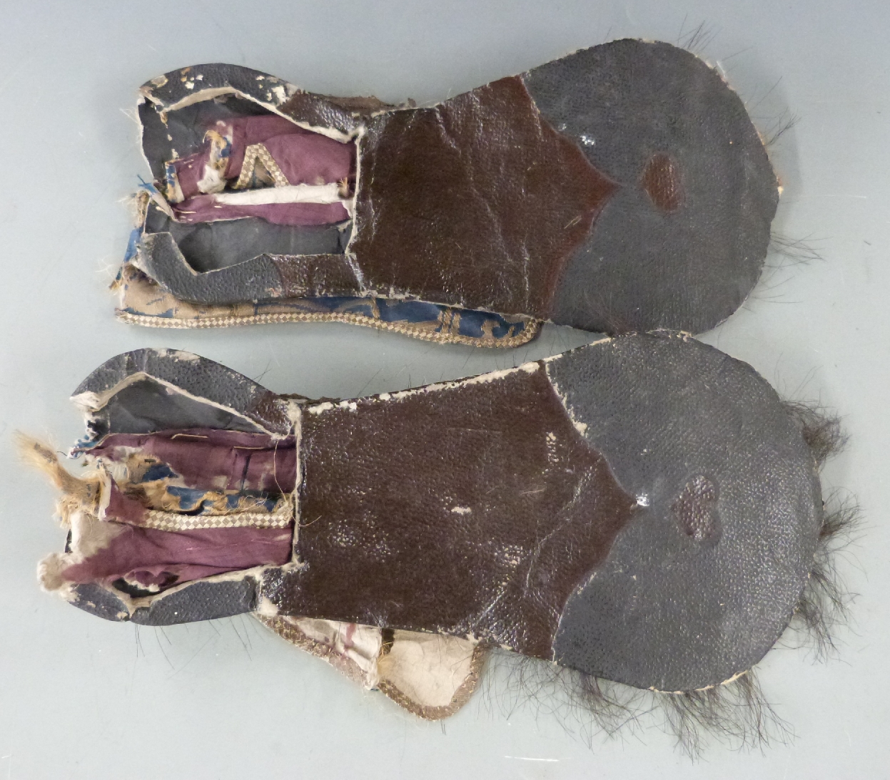 Pair of Japanese Samurai leather and silk overshoes, likely Edo period, L32cm - Image 3 of 3