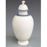 First period Worcester pedestal caddy/cover vase with blue crescent mark to base, H16.5cm