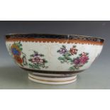 Armorial pedestal punch bowl, probably Samson, H12 x diameter 28cm