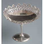 George V Mappin & Webb hallmarked silver pedestal bon bon dish with pierced border, London 1914,