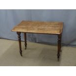 19thC oak drop leaf table with single drop leaf and turned legs, L98 x W min50 max72 x H75cm