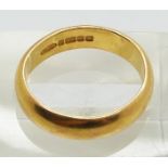 A 22ct gold ring/ wedding band, 6.1g, size M