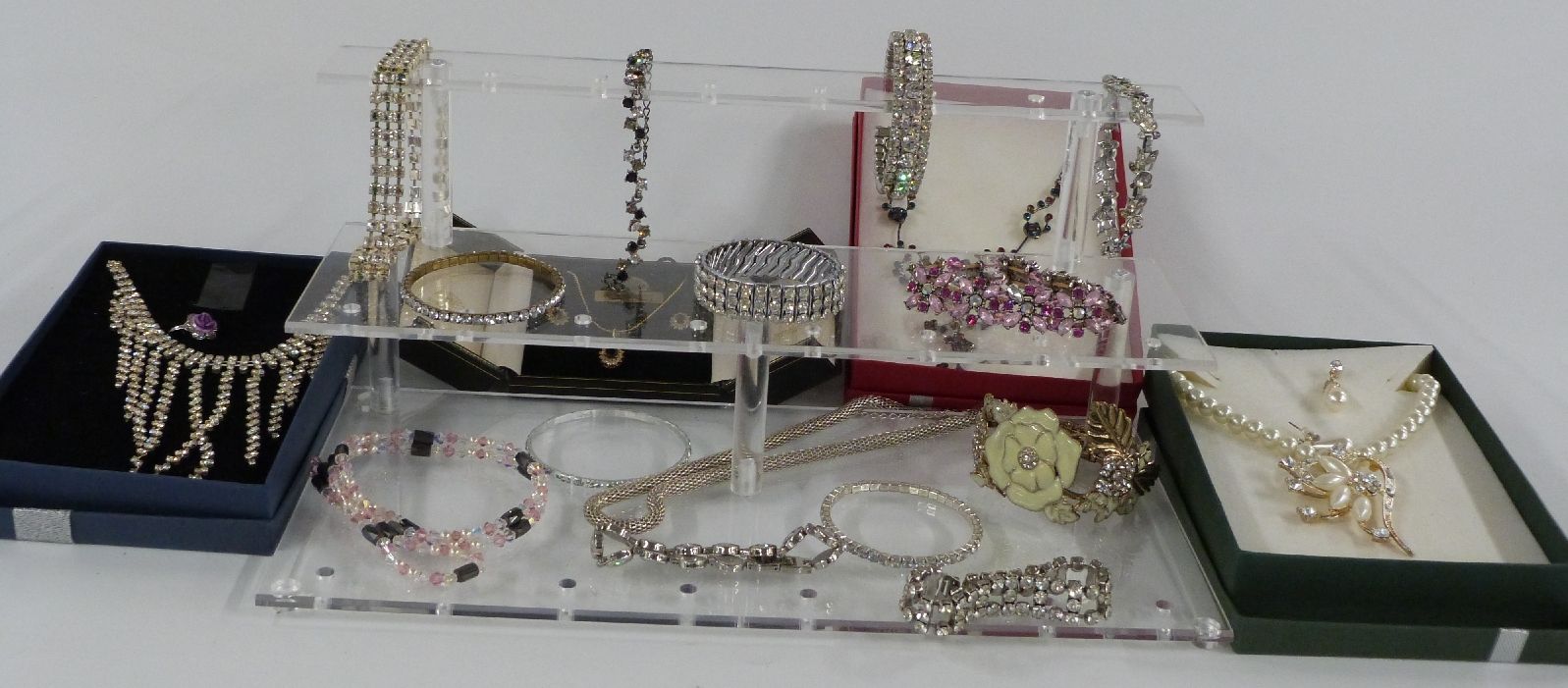 A collection of costume jewellery including bangles, necklaces etc - Image 2 of 4