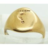 A 9ct gold signet ring, size F, 3.6g.