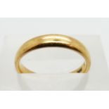 A 22ct gold ring/ wedding band, 3.9g, size K