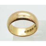 An 18ct gold wedding band, 13.5g. size S