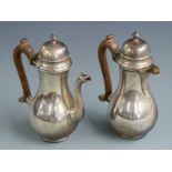 George V hallmarked silver coffee or teapot and hot water jug, London 1919 maker Wakely & Wheeler,