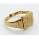 A 9ct gold signet ring, 4.4g.