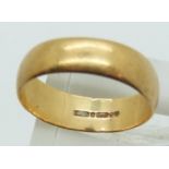 A 9ct gold wedding band/ ring, 3.5g, size S