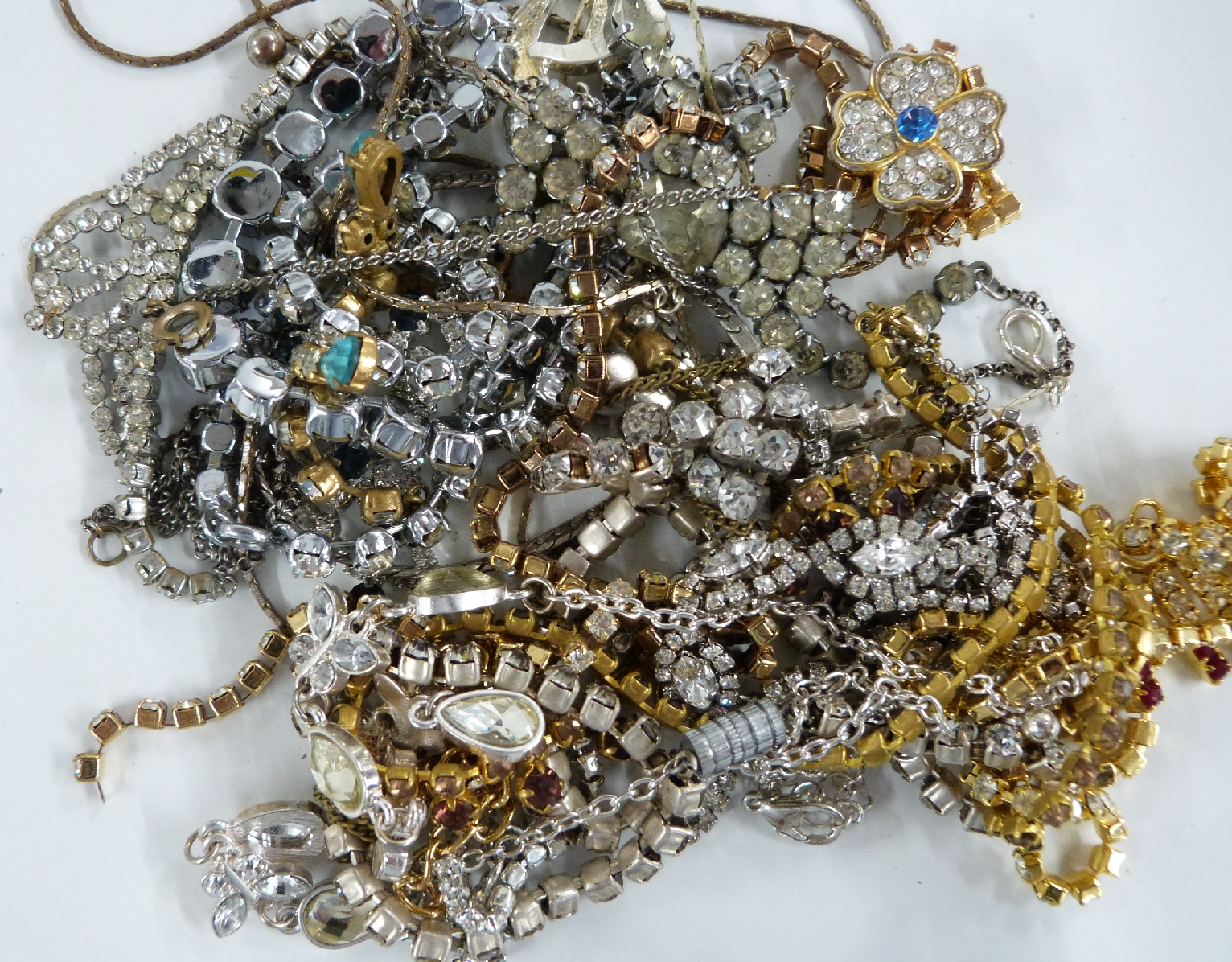 A collection of costume jewellery including beads, brooches, paste necklaces, WBS necklace etc - Image 4 of 5