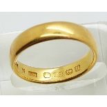 A 22ct gold ring/ wedding band, Birmingham 1919, 4.6g, size L