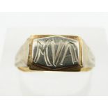 An 18k gold signet ring, size O, 2.3g