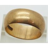 A 9ct gold wedding band/ ring, 8.7g, size T