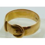 Victorian 18ct gold buckle ring, Birmingham 1889, size T, 6.4g,