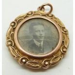 Victorian 9ct gold double sided locket, 2.8cm diameter