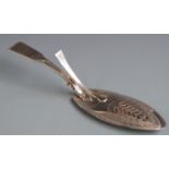 Georgian hallmarked silver hinged fish server, London 1802 maker Samuel James, length 28.5cm, weight