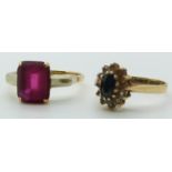 Two 9ct gold rings one set with sapphire, 3.9g.