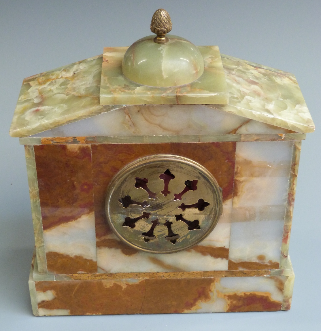 Late 19th/ early 20thC French architectural green onyx mantel clock, the numbered movement by Japy - Image 5 of 5