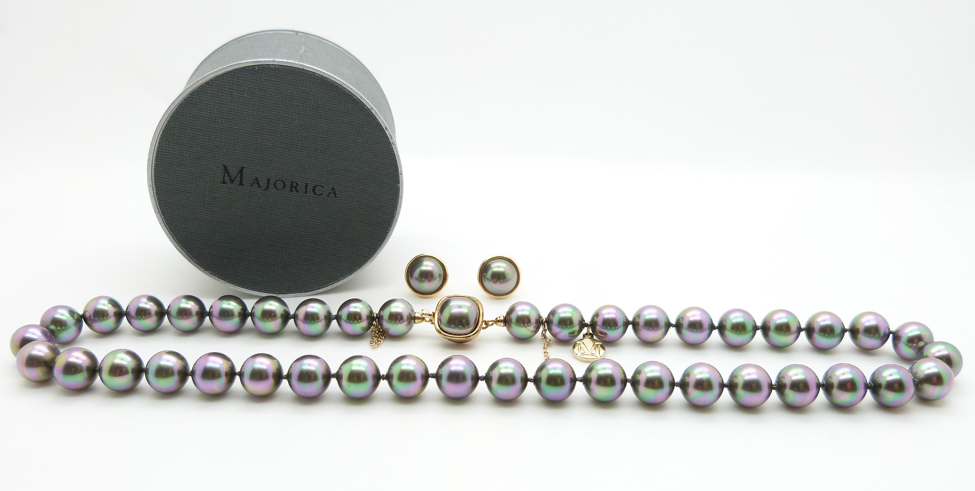 A necklace set with five agate sphere beads, silver bangles, silver ring, faux majorica pearl - Image 3 of 5