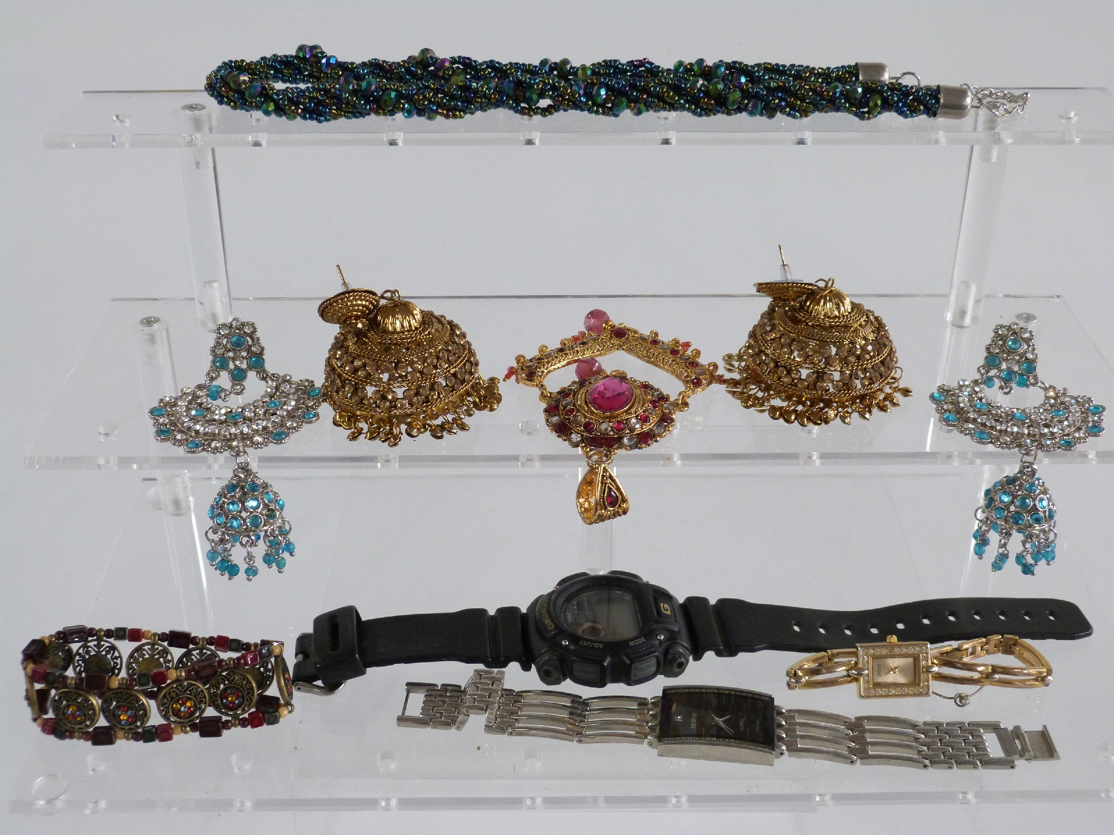 A collection of costume jewellery including 9ct gold necklace, agate necklace, necklaces etc - Image 5 of 6