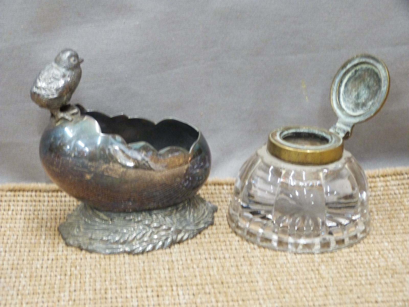 'Ask for Worthington in bottle' matchstriker, cranberry glass footed bowl, inkwell and a plated - Image 3 of 3