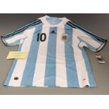 Argentina football shirt signed Maradona with certificate of authentication