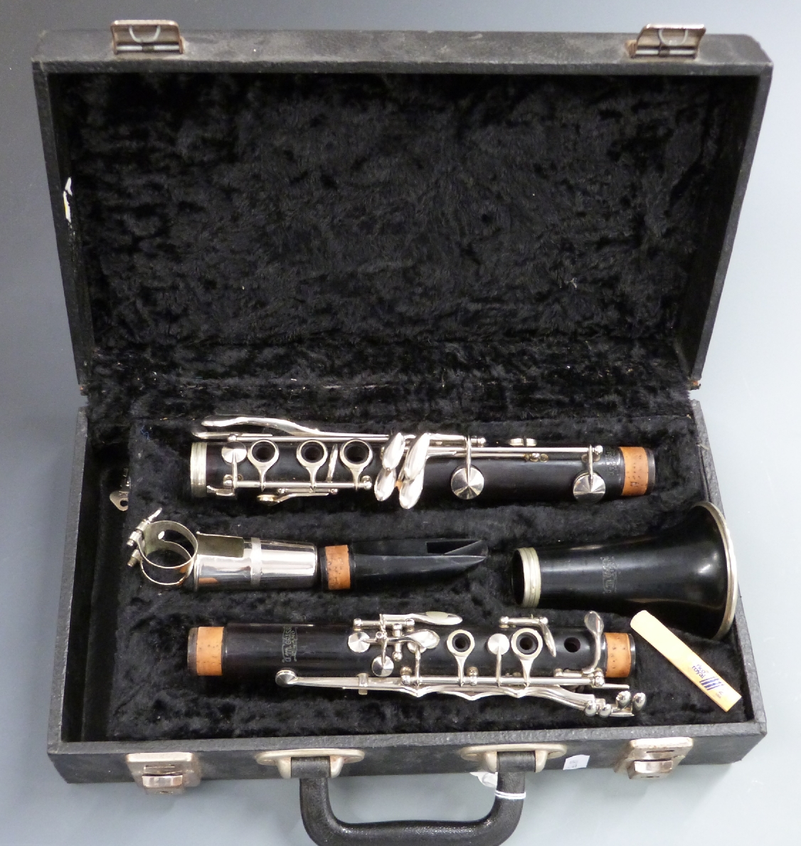 J M Grassi, Milano mid 20thC Blackwood clarinet in fitted case, serial no 1672 - Image 4 of 4