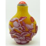 Chinese glass double overlay scent bottle with decoration depicting foliage and birds, 7cm tall
