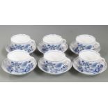 Hutschenreuther part tea set decorated in a variation of the onion pattern, 14 pieces